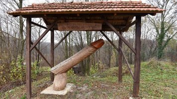Im kroatischen Beletinec hat man dem Penis ein Denkmal gesetzt..jpg