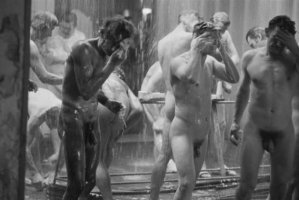 4. 1975 In der Waschkaue (shower) (Werner Mahler).jpg