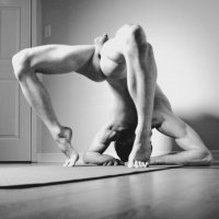 Naked-yoga-guy-Man-Hunt-Ep-6.jpg