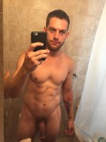 nude-man-selfie444.jpg
