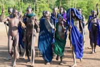 donga-stick-fight-ceremony-surma-tribe-tulgit-omo-river-valley-ethiopia-DFE25F.jpg