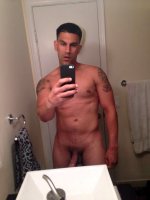 Naked-Guy-Selfie-2.jpg